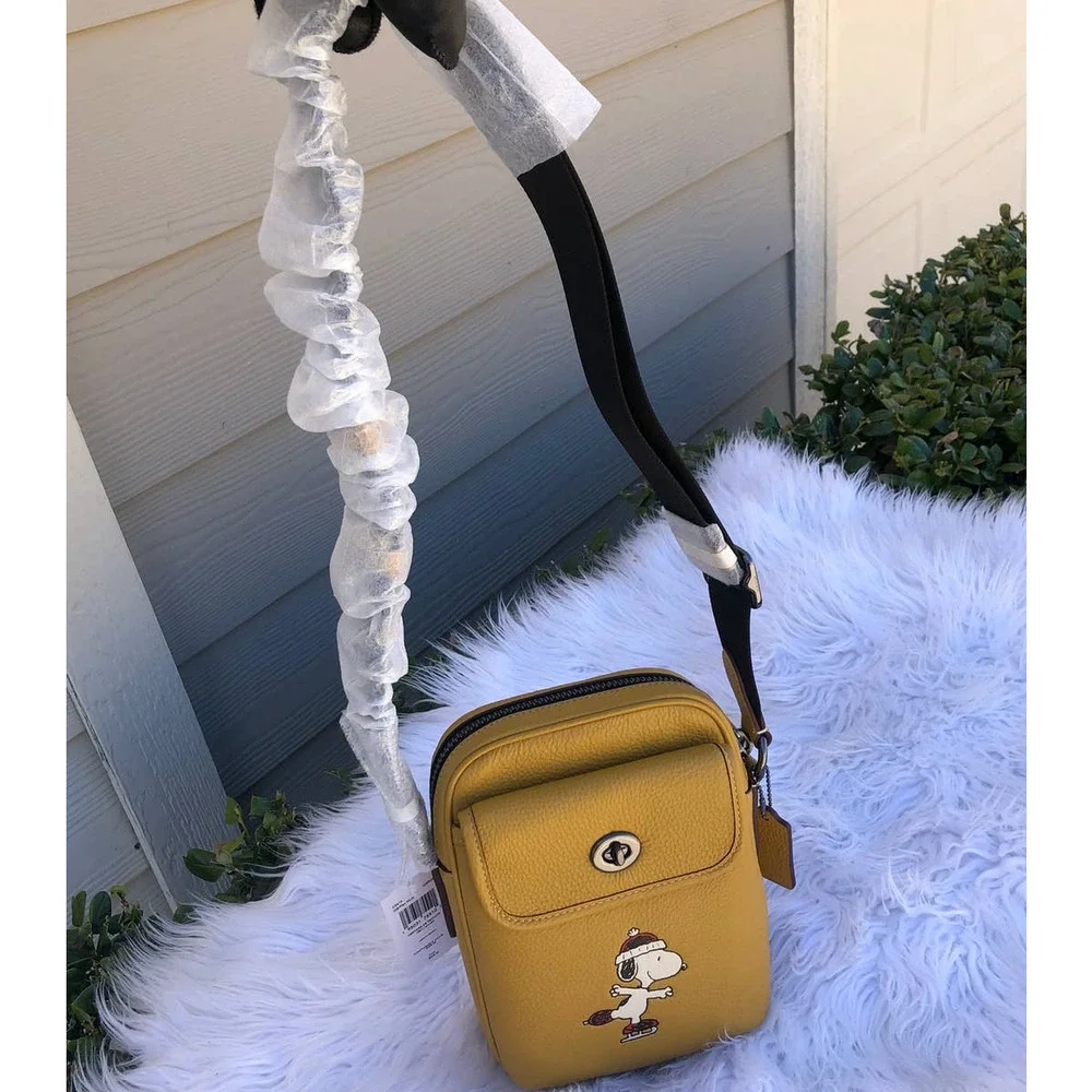 New Coach Men Crossbody Peanuts Heritage With Snoopy Motif Man Bag - Picture 8 of 9